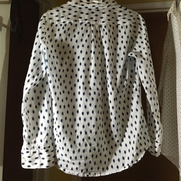 Banana Republic button down in ikat pattern - Picture 2 of 4
