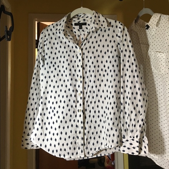 Banana Republic button down in ikat pattern - Picture 4 of 4