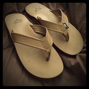Vineyard Vines Flip Flops
