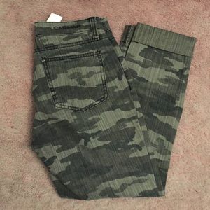 NWT LF CARMAR CAMO JEANS