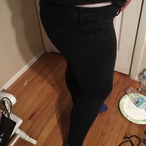 black skinny jeans