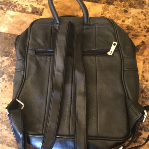 Black leather backpack - Picture 2 of 2