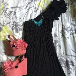 One shoulder dress π