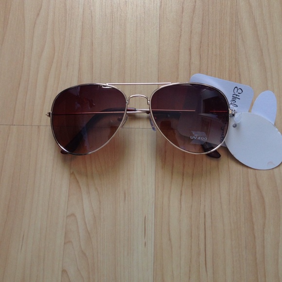 brown sunglasses aviators