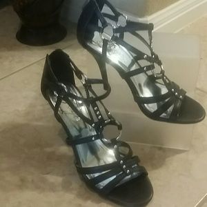 Sexy black sandal that rocks with black jeans...