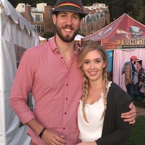 Meet your Posher, Hillary