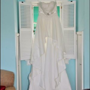 Size 4 unique style wedding dress