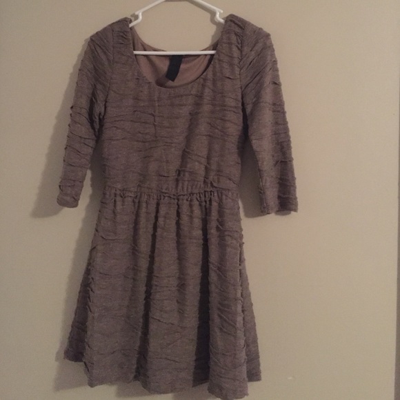 Brown 3/4 sleeve dress