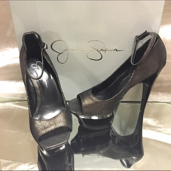 Jessica Simpson shoes - Picture 1 of 1