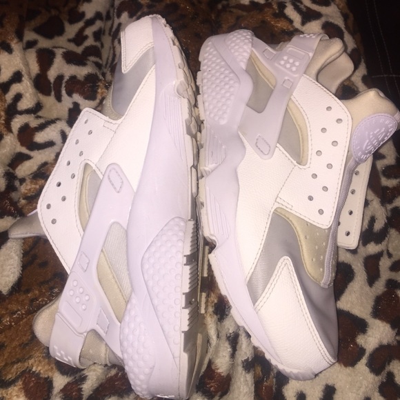 All white women huaraches.