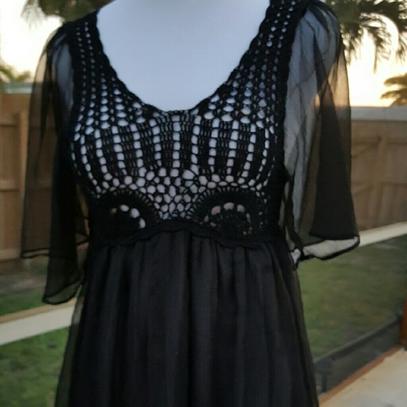 Do & Be Junior Small Black Crochet and Chiffon top