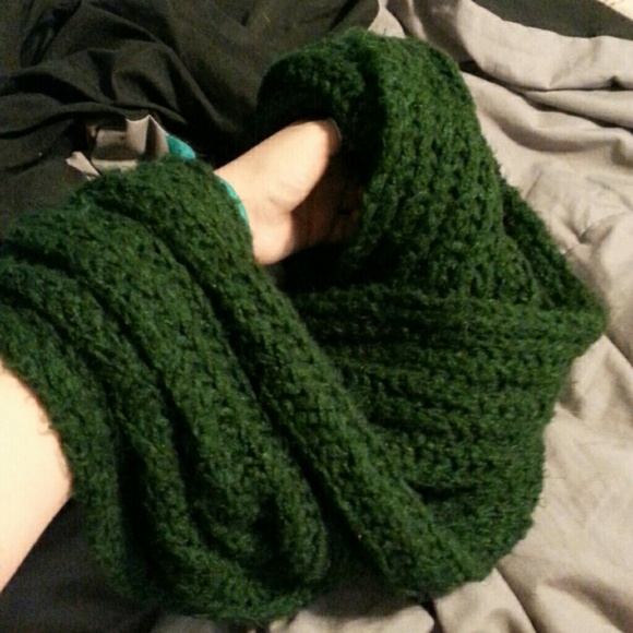 Scarves aren't my thing - Picture 1 of 1