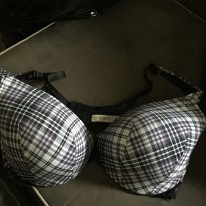 Cacique 42D bra