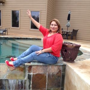 Meet your Posher, Reina