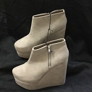 ‼️Reduced Price Divided Shoes by H&M‼️