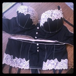 Kardashian bra and bottoms