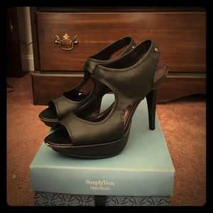 Vera wang heels