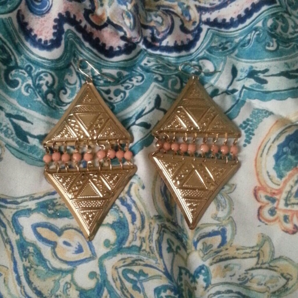 Light pink and gold dangling earrings