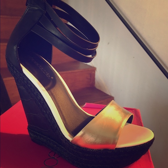 Black and gold wedges Brand New