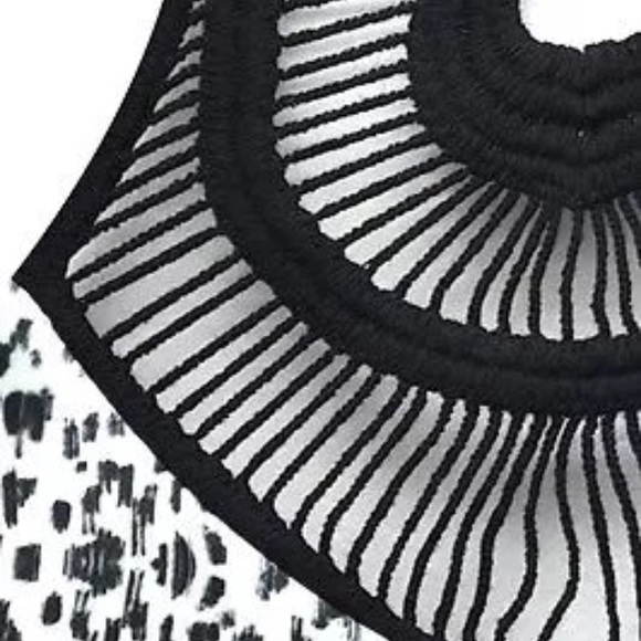 Crochet Detailed Bikini - Picture 2 of 4