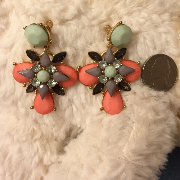 Gorgeous statement earrings - Picture 2 of 4