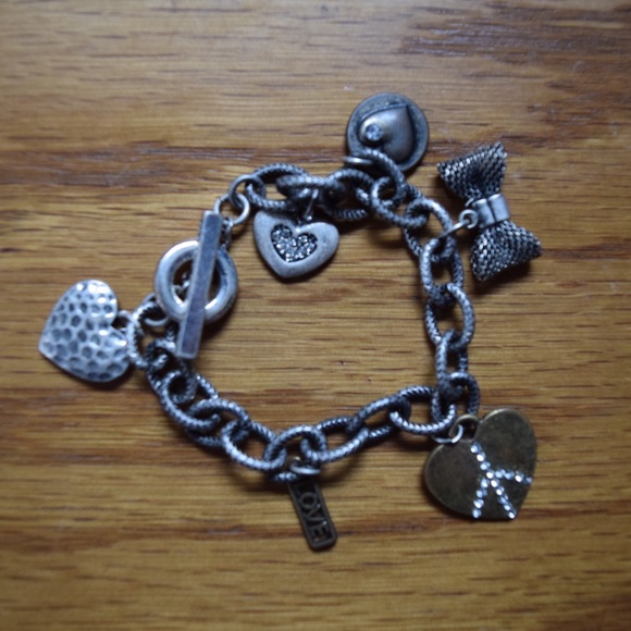 Vintage-Looking Charm Bracelet