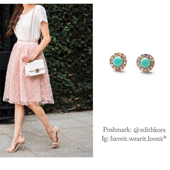 Lovely small mint stud earrings - Picture 3 of 6