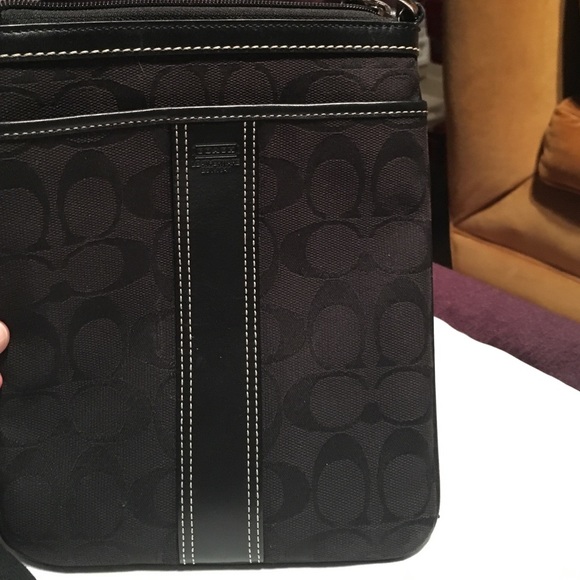 Authentic Coach Crossbody - Picture 2 of 3