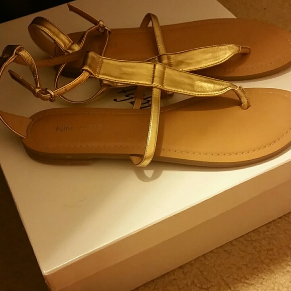 Sandals - Picture 4 of 4