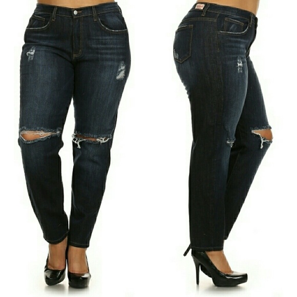 NWT **Plus Sized** Distressed Blue Jeans