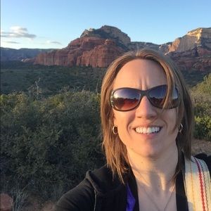 Meet your Posher, Jennifer