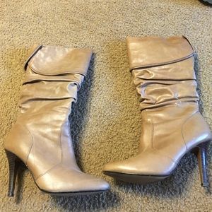 ⬇️⬇️price drop through Thurs.Aldo boots with heels