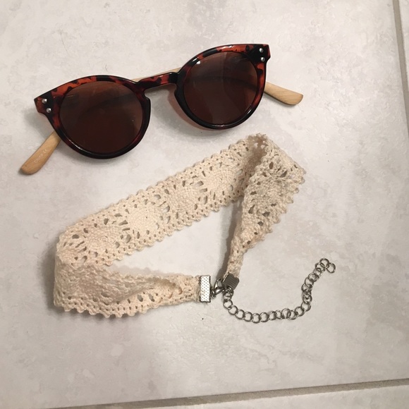 White Lace Choker FREE W/ PURCHASE