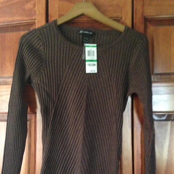 Brown ribbed knit sweater