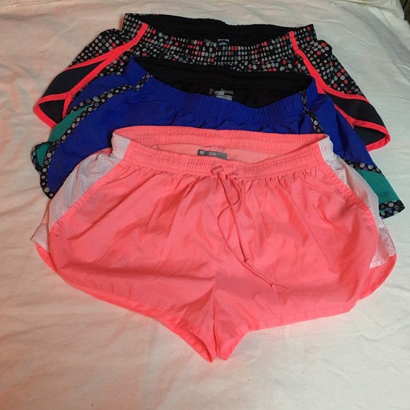 Under Armour//Super comfortable workout shorts - Picture 1 of 4