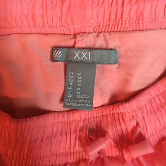 Under Armour//Super comfortable workout shorts - Picture 3 of 4