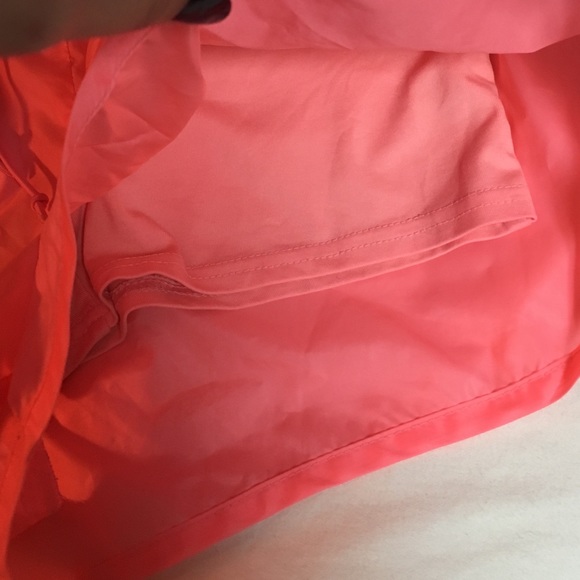 Under Armour//Super comfortable workout shorts - Picture 4 of 4