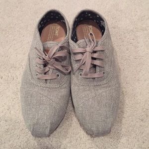 Toms sneakers in beige oatmeal color