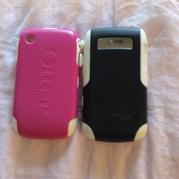 2 blackberry otter boxes!