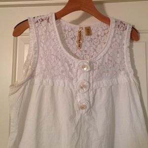 😎Reduced!😎 Lacy Cotton Tank Cute Buttons Sz L