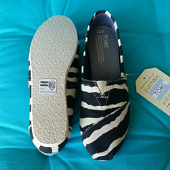 TOMS Zebra Flats Size 6, 6.5 & 9.5 - Picture 3 of 4