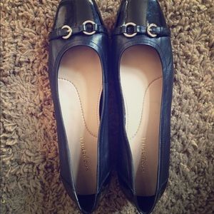 Black Easy Spirit Flats (FOR PPULASKI)