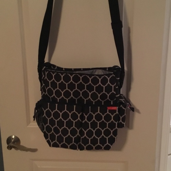 Skip Hop Baby Bag, A Pocket for Everything - Picture 2 of 4