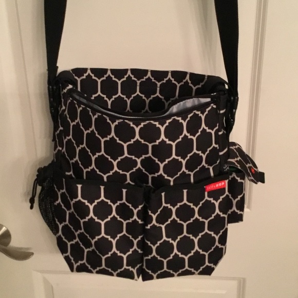 Skip Hop Baby Bag, A Pocket for Everything - Picture 3 of 4