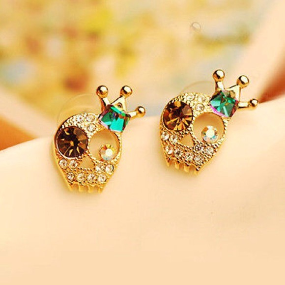 25% off Bundles! Rhinestone Skull Earrings - Picture 3 of 3