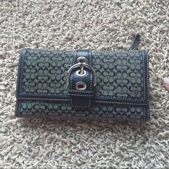 100% authentic Coach wallet!