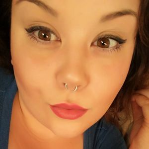 Meet your Posher, Lorena