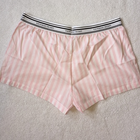 Victoria's Secret Boxer Short 😴💤 - Picture 3 of 4