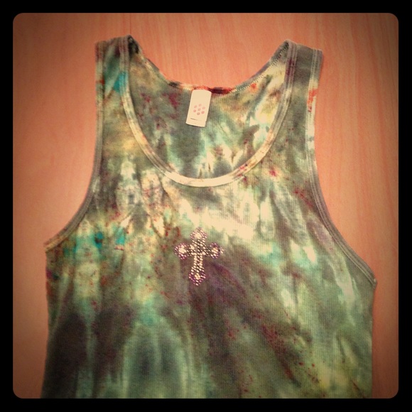 $39 Tie Dye Tshirt w/ Cross Bling 🇺🇸$FIRM$🇺🇸