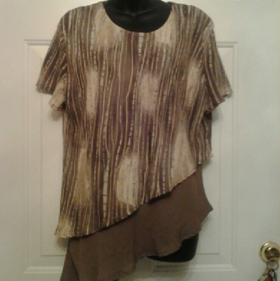 Layered top - Picture 1 of 3